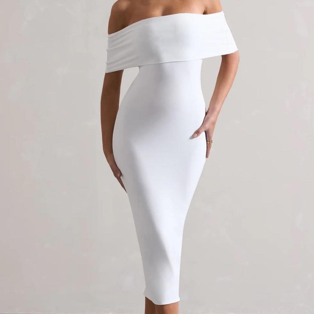 Club L London mid body con dress